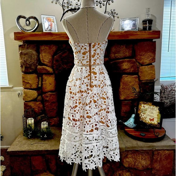 Self-Portrait style Beautiful White Lace Dress - Picture 2 of 6